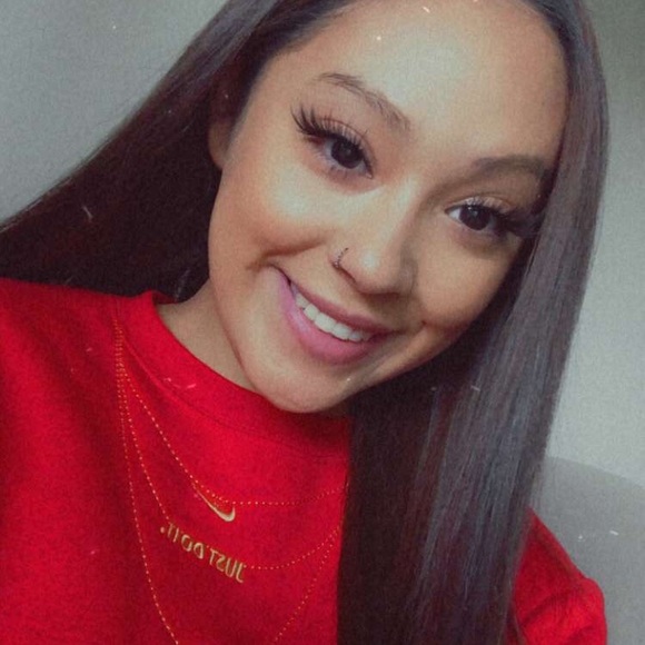 Meet your Posher, Vanessa - Picture 1 of 1